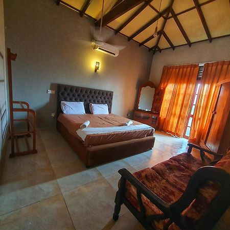 Hill House Guest Hotel Mirissa Bagian luar foto