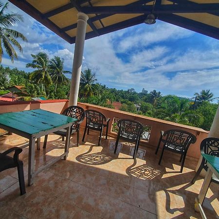 Hill House Guest Hotel Mirissa Bagian luar foto
