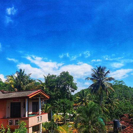 Hill House Guest Hotel Mirissa Bagian luar foto