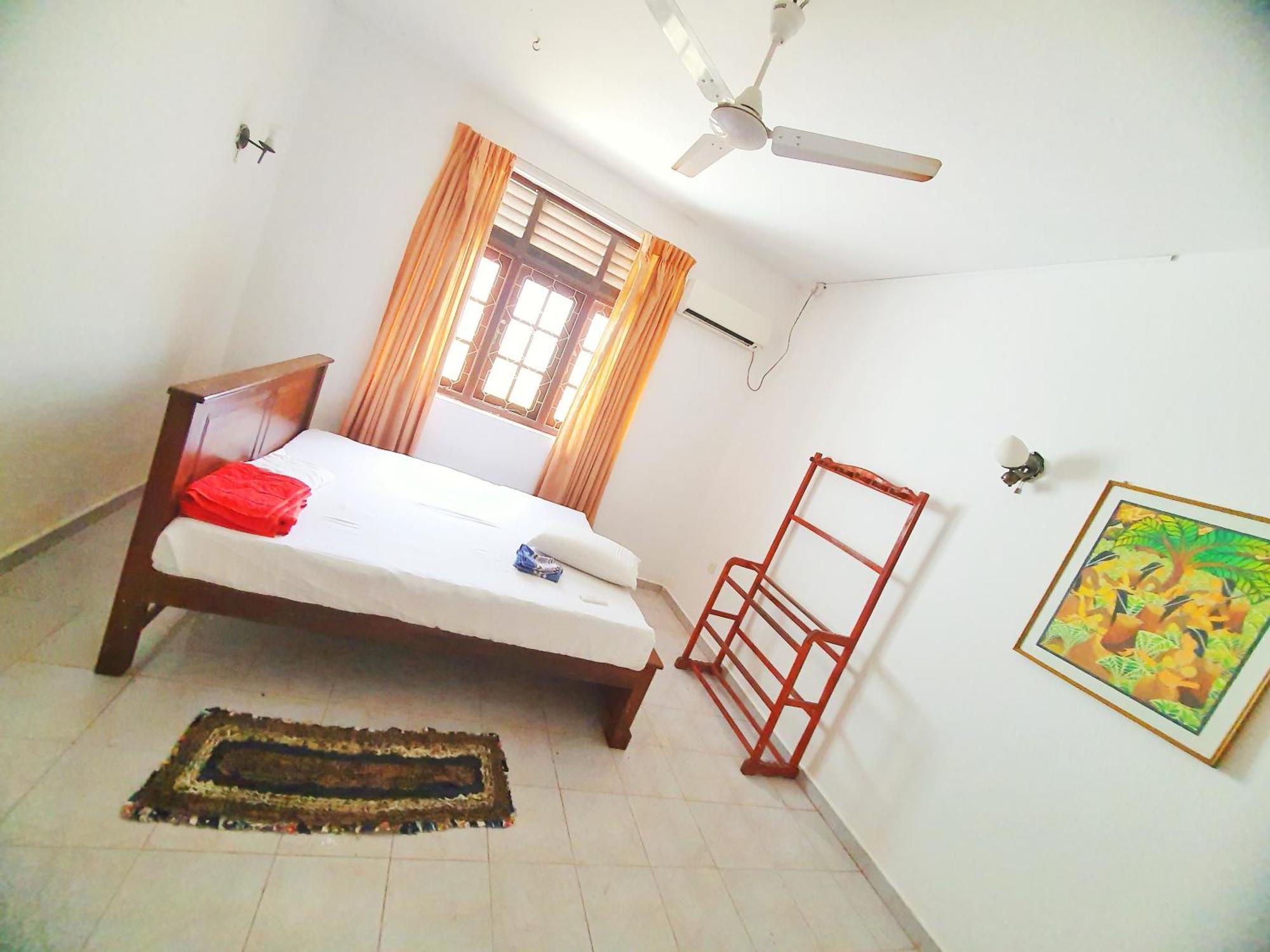 Hill House Guest Hotel Mirissa Bagian luar foto