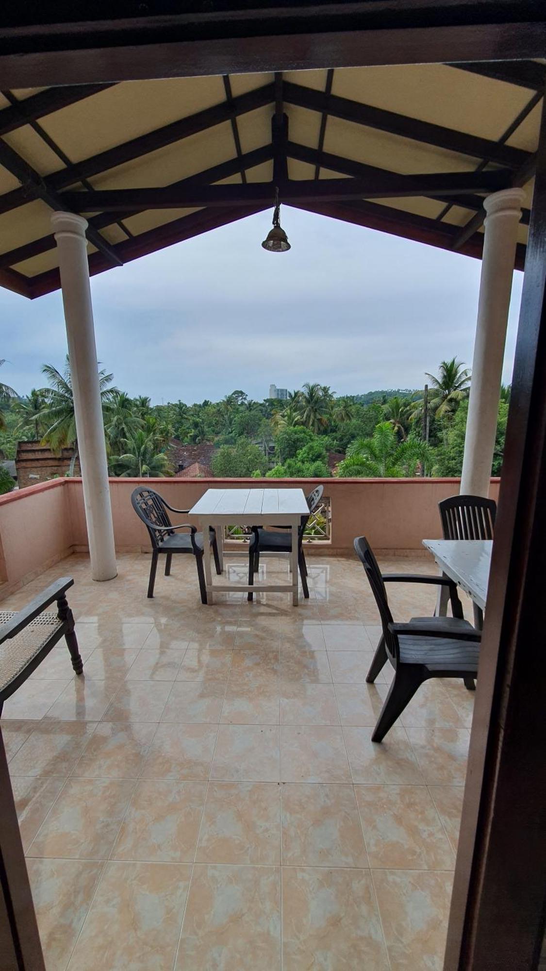 Hill House Guest Hotel Mirissa Bagian luar foto