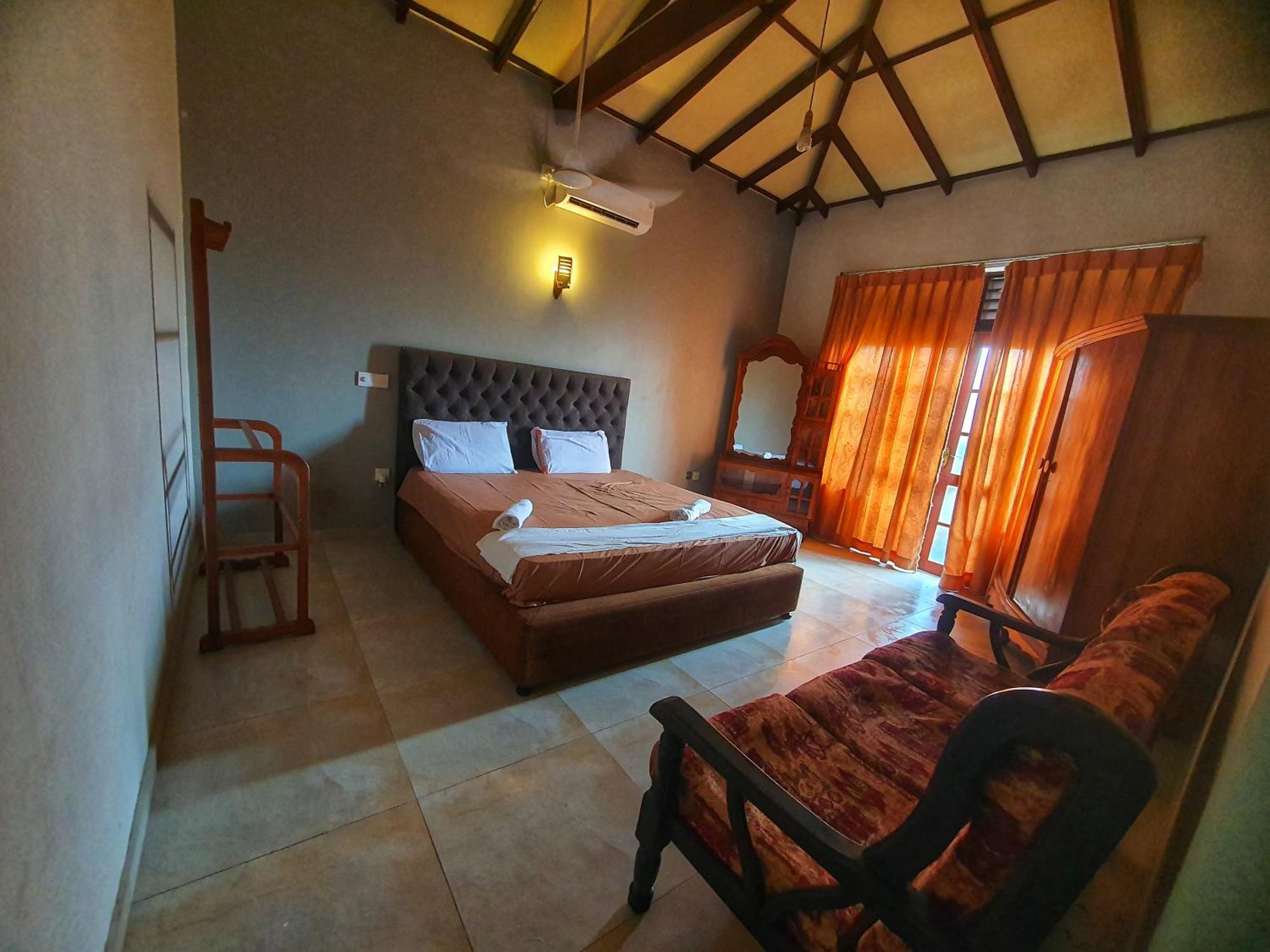 Hill House Guest Hotel Mirissa Bagian luar foto