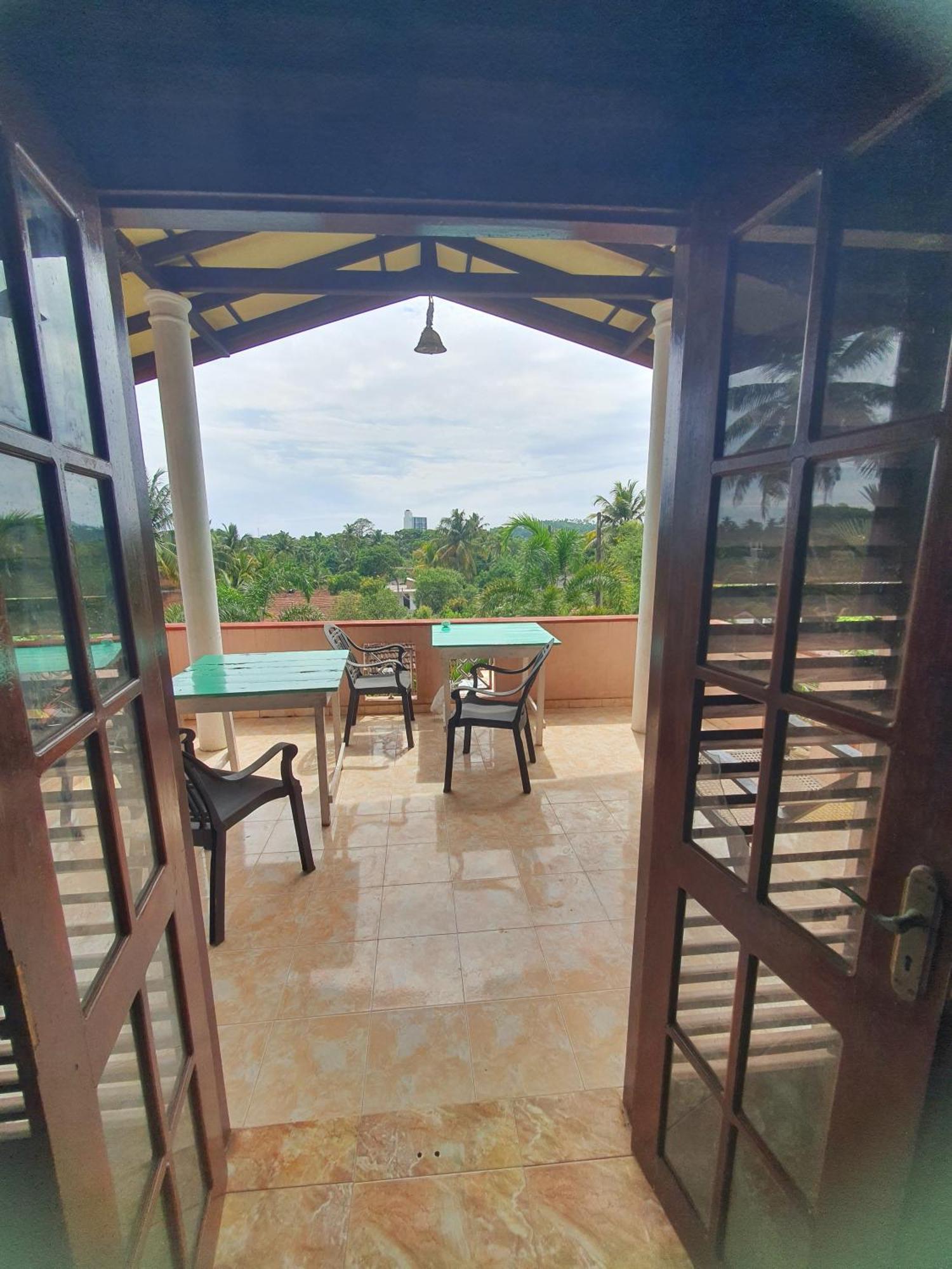 Hill House Guest Hotel Mirissa Bagian luar foto