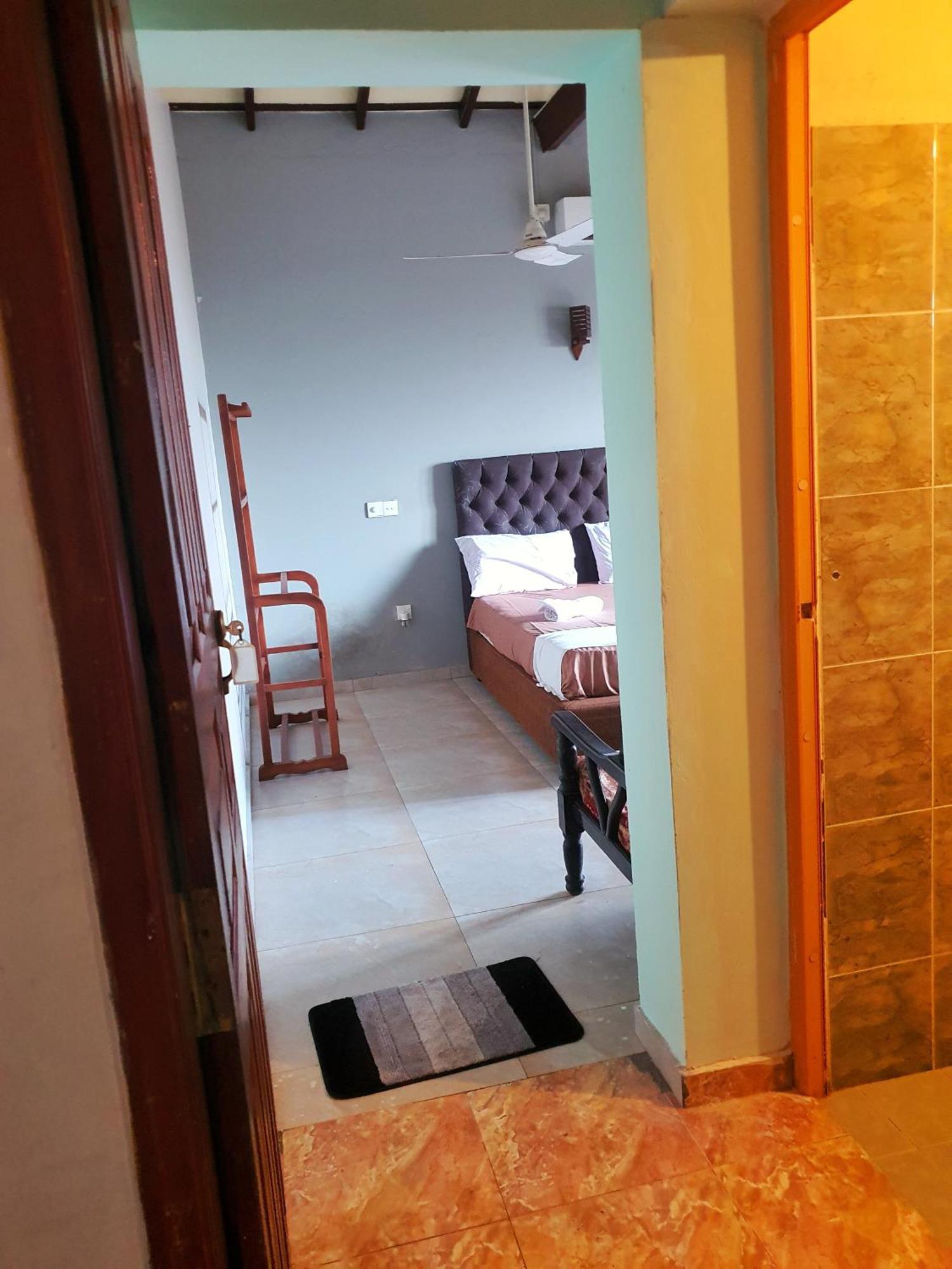 Hill House Guest Hotel Mirissa Bagian luar foto