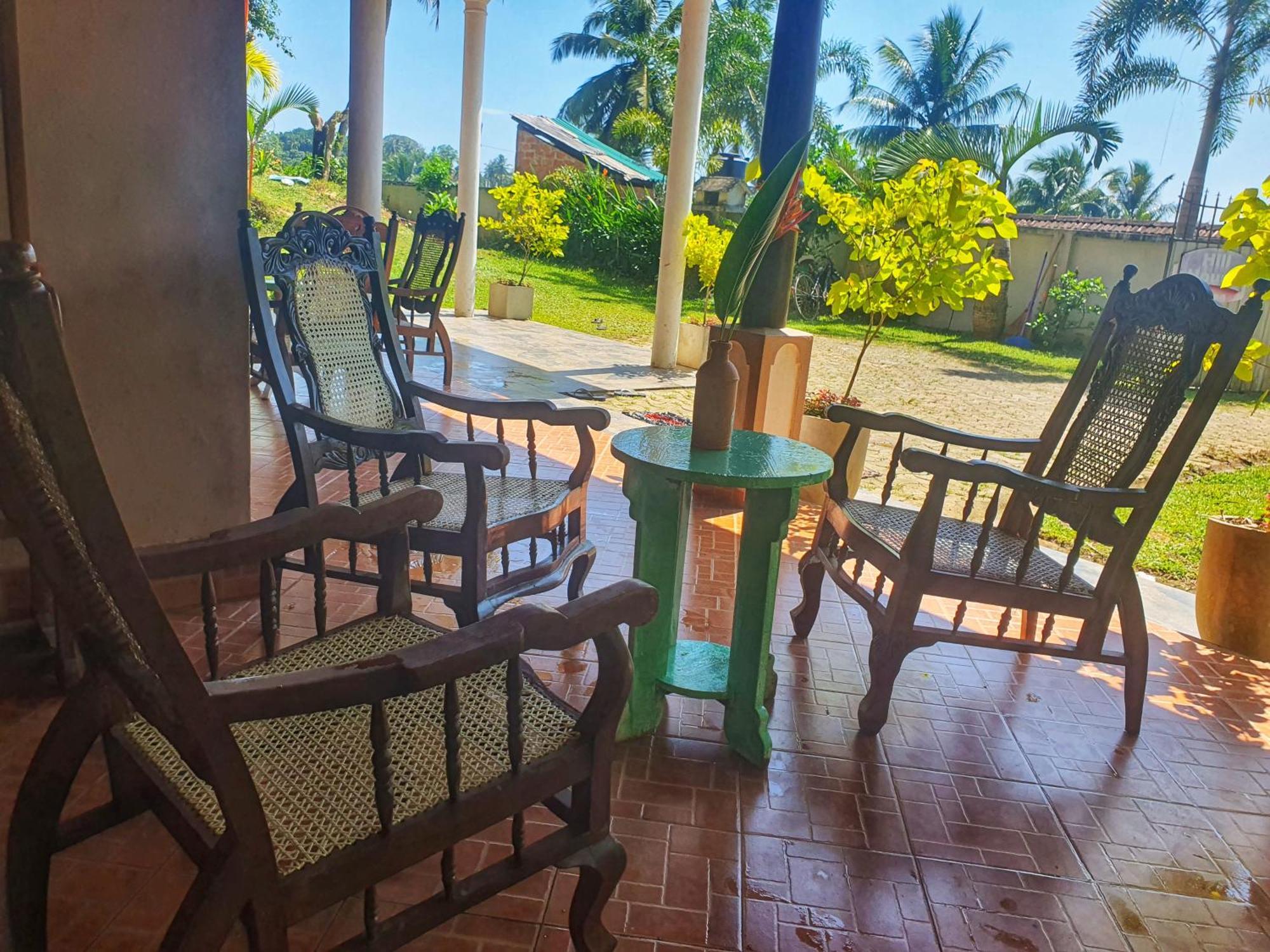 Hill House Guest Hotel Mirissa Bagian luar foto